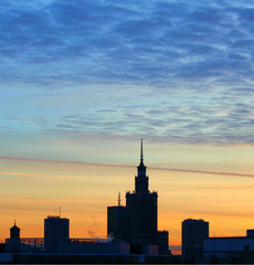 Obraz premium coucher de soleil sur la ville de Varsovie en Pologne