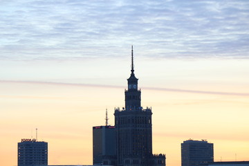 Fototapeta premium coucher de soleil sur la ville de Varsovie en Pologne