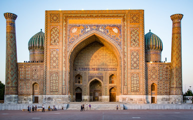 Fototapeta na wymiar Madrassa in Samarkand