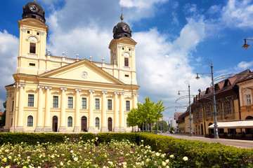 Obraz premium Debrecen, Hungary view of the city center, central square and church, beautiful summer city landscape