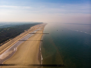 Fototapeta na wymiar Panorama eines Strands bei Ebbe aus der Luft