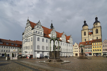 Fototapeta na wymiar Markplatz mit Rathaus und Stadtkirche St.Marien, Wittenberg
