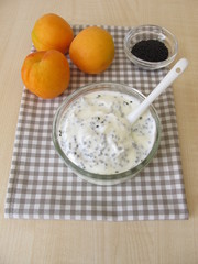 Joghurt Dessert mit Basilikumsamen