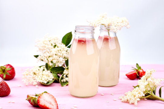 Kombucha tea with elderflower and strawberry