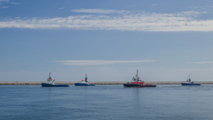 TUGS - Auxiliary ships on the waterway