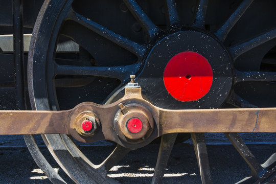 Vista parcial de la biela de una locomotora