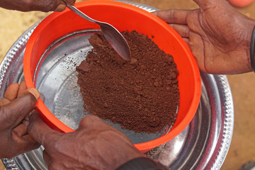 Sifting coffee
