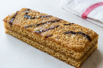 Honey Flavored Energy Bar with Walnut, Milk and Caramel Sauce