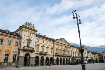 Fototapeta na wymiar アオスタ　市庁舎（イタリア　ヴァッレ・ダオスタ州）