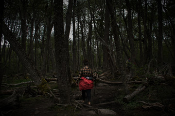 Obraz premium Pessoa na Floresta