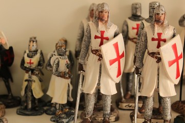 Colorful medieval soldier souvenirs of Obidos village © SoniaBonet