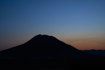 三上山からの朝日