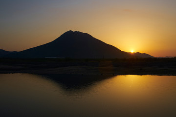 三上山からの朝日