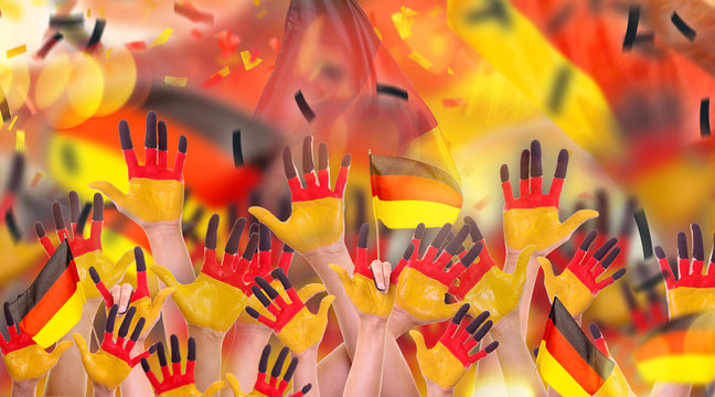 deutsche H&auml;nde Flagge Fans Menge Menschen 