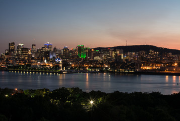 Obraz premium Montreal by night