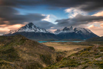 Fototapeta premium Sunset over the mountain range of Torres del Paine