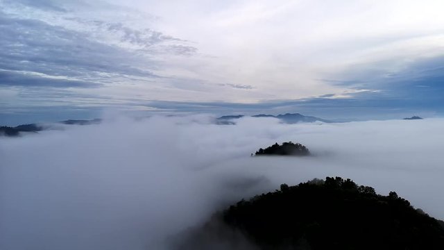 Mist top on the Gunung Silipat mountain at Aiyoeweng Betong Yala Thailand