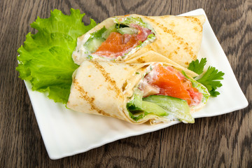 Salmon bread roll