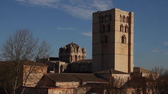 Torre y  Cimborrio de la Catedral de Zamora en Espa&ntilde;a