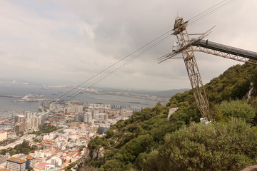 Blick auf Gibraltar und die Seilbahn von Gibraltar