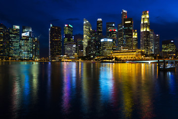 Plakat Landscape of the Singapore financial district and business buildings in lights at night