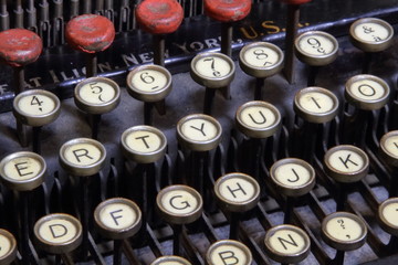 macchina da scrivere antica, 1913, tastiera, primo piano