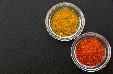 一味唐辛子とカレーパウダー