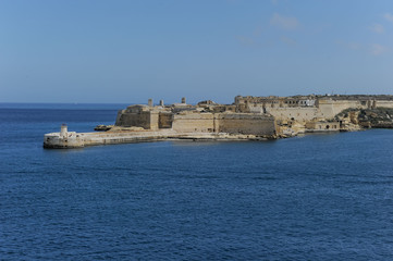 Fototapeta na wymiar Entrée du port de La Valette sur l'île de Malte