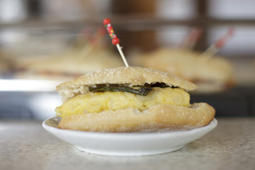 pulga tortilla patata con pimientos