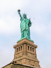 Obraz premium The famous Statue of Liberty monument symbol of New York City, United States.
