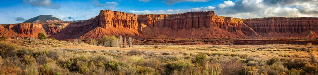 Printed kitchen splashbacks Naturpark American Southwest Desert Landscape. Classic eroded Navaho sandstone bluffs and blue skies bring up an image of the old west. This is especially true here in Torrey, Utah, near Capitol Reef Park.
