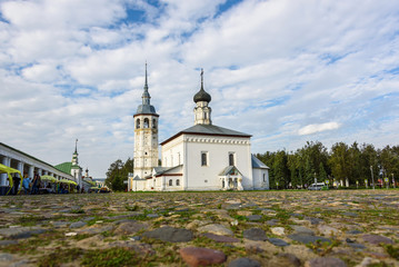 Fototapeta na wymiar Old Church on the Central trade square of Suzdal. Historical places of Russia.