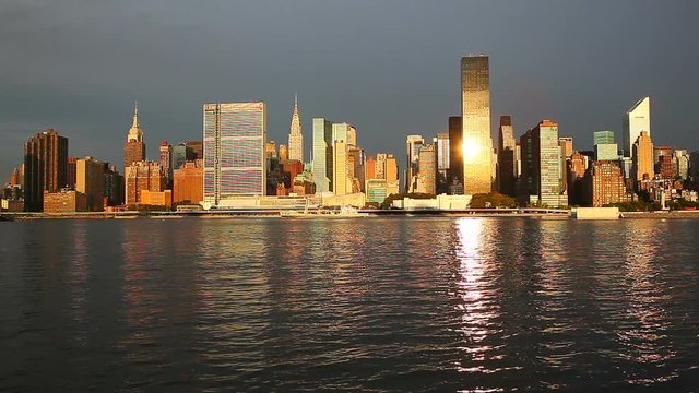 Skyline of Midtown Manhattan seen from the East River showing the Chrysler Building and the United Nations building, New York, United States of America