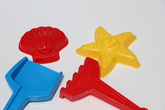 Pelle et rateau pour la plage