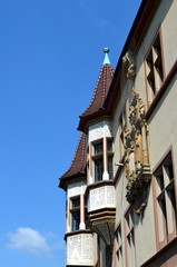 Fototapeta na wymiar Altbaufassaden in Freiburgs Fußgängerzone