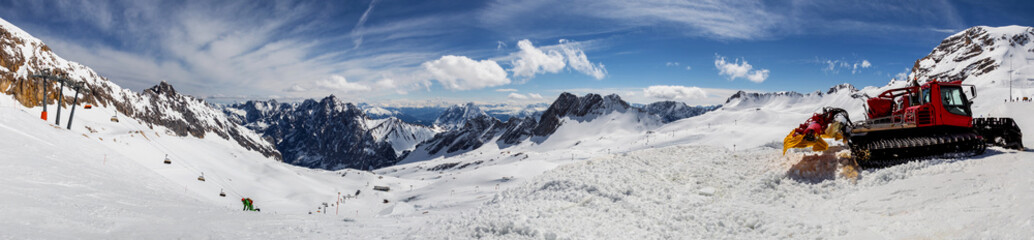 schneeferner glacier and the alps in the background high definition panorama in the winter