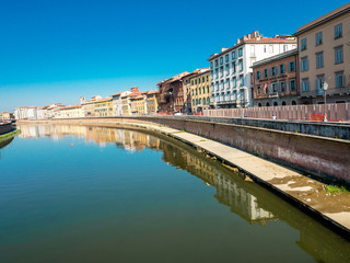Fototapeta na wymiar Arno by day, Pisa Italy