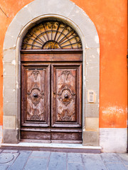 Fototapeta na wymiar Old doors, Tuscany