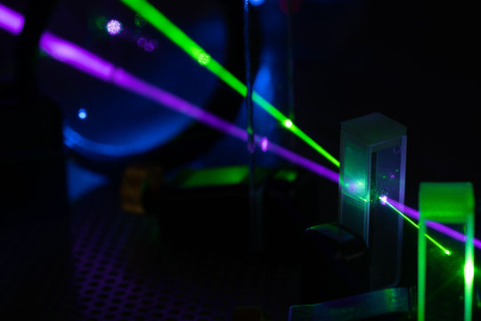 Experiment with lasers in the laboratory of Photonics