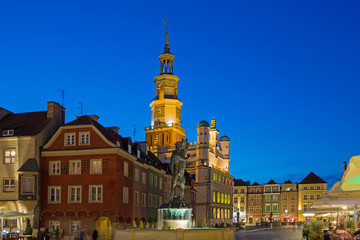 Obraz premium Posen, Alter Markt mit Rathaus