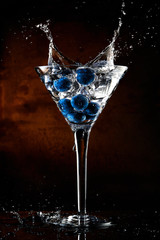 splash cocktail aux myrtilles
