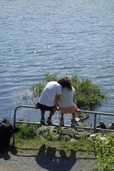  verliebtes p&auml;&auml;rchen am ederseeufer bei herzhausen   
