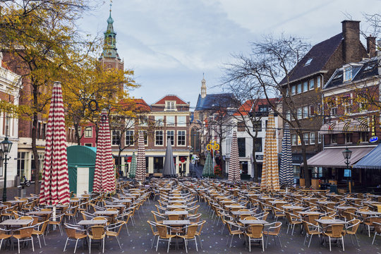 Netherlands, South Holland, Hague, Cafe on courtyard