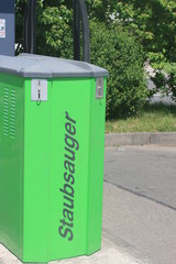 Staubsauger an der Tankstelle