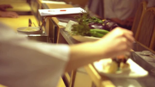 Work of the sushi chef｜making sushi plate