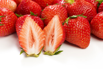 真っ赤に熟した苺