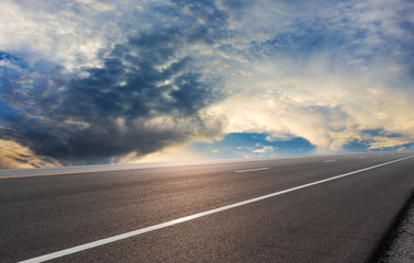 Fototapeta premium Road asphalt and sky cloud background