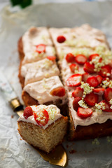 STRAWBERRY, LEMON & ELDERFLOWER CAKE.style vintage.style rustic