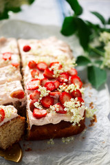STRAWBERRY, LEMON & ELDERFLOWER CAKE.style vintage.style rustic