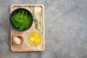 Ingredient for fried acacia pennata omelet